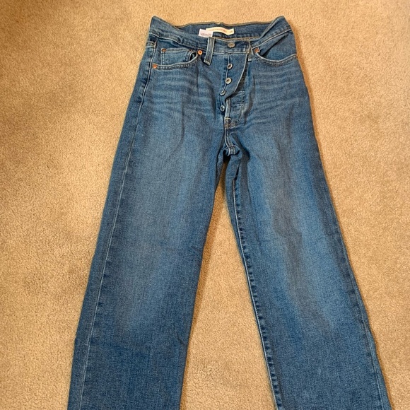 Levi's rib cage straight ankle jeans size 24. - Picture 1 of 5